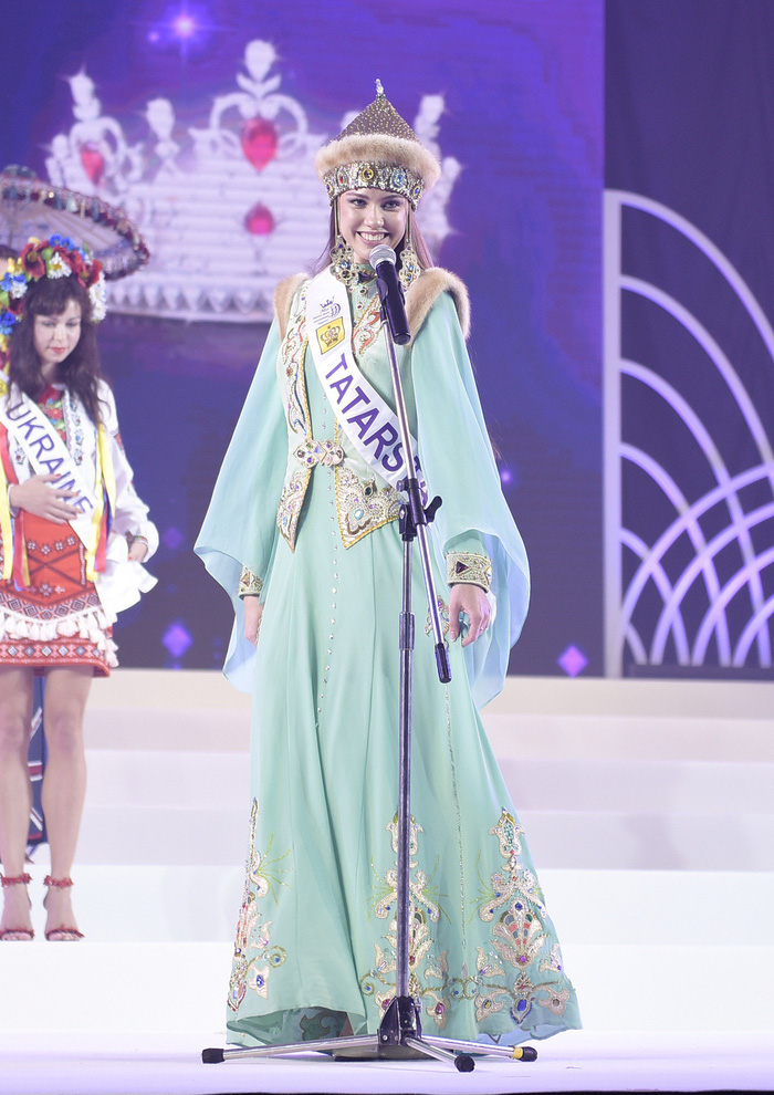 Diệu Linh tự tin trình diễn trang phục HMông trước đêm Chung kết Nữ hoàng Du lịch Quốc tế 2018 Diệu Linh tự tin trình diễn trang phục HMông trước đêm Chung kết Nữ hoàng Du lịch Quốc tế 2018